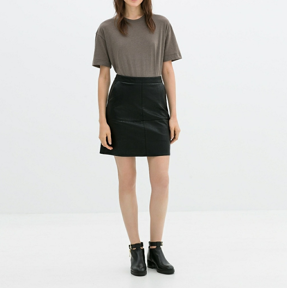 Zara black faux leather zipped skirt